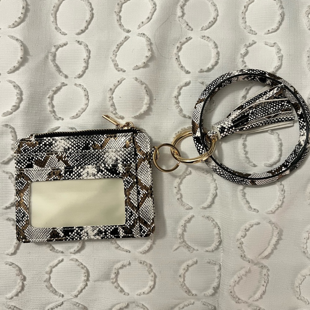 Snakeprint wristlet wallet